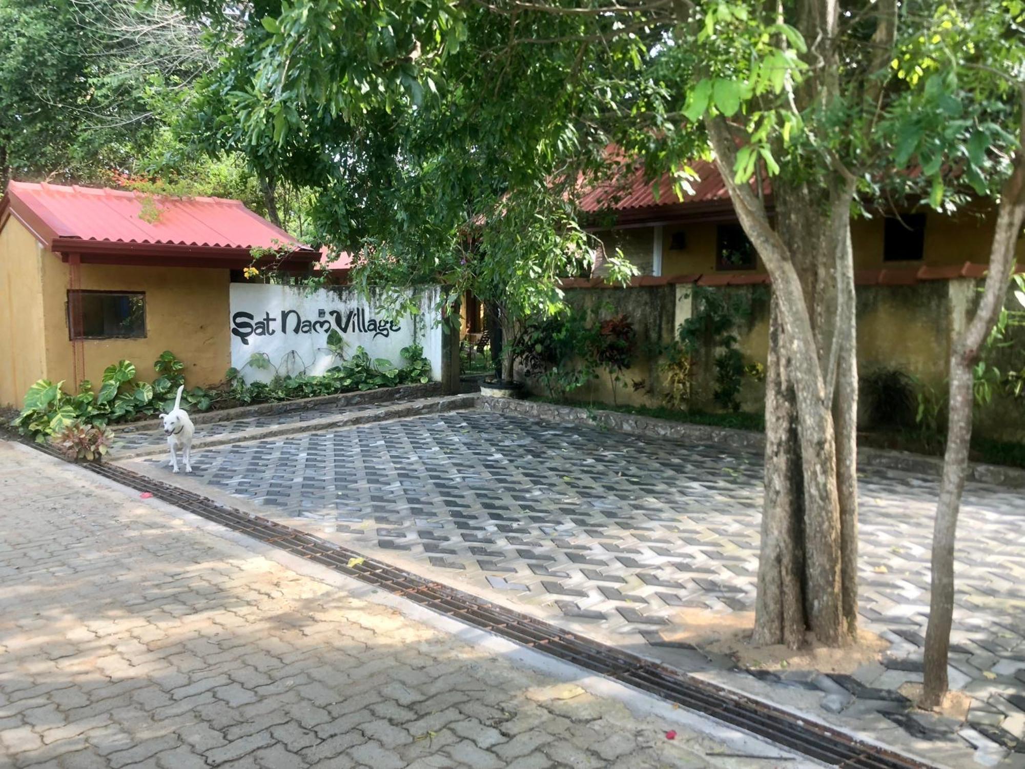 Sat Nam Village Eco-Hotel Sigiriya Buitenkant foto