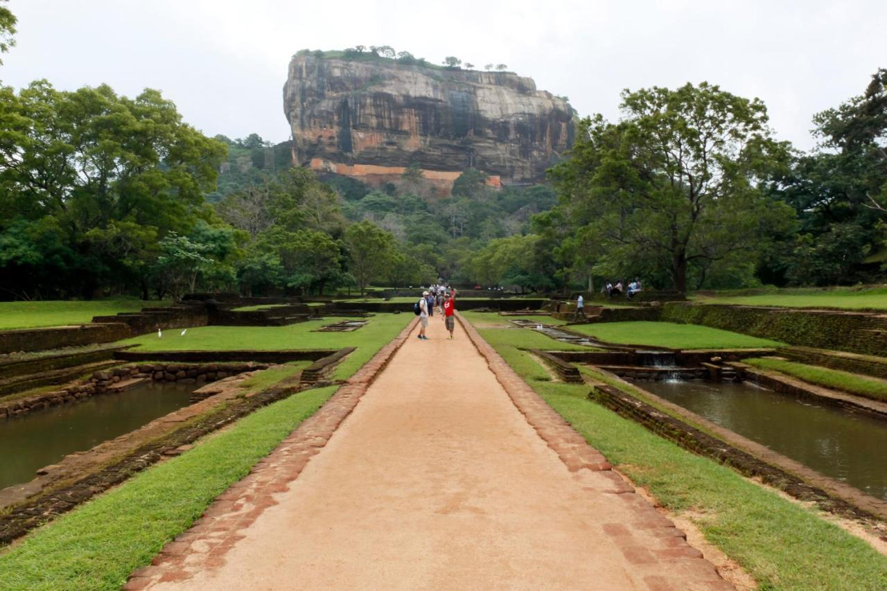 Sat Nam Village Eco-Hotel Sigiriya Buitenkant foto